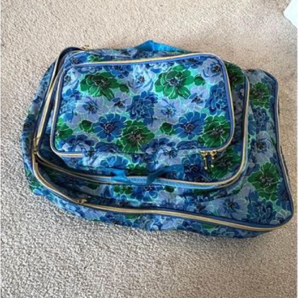 Travel bags - Picture 2 of 2